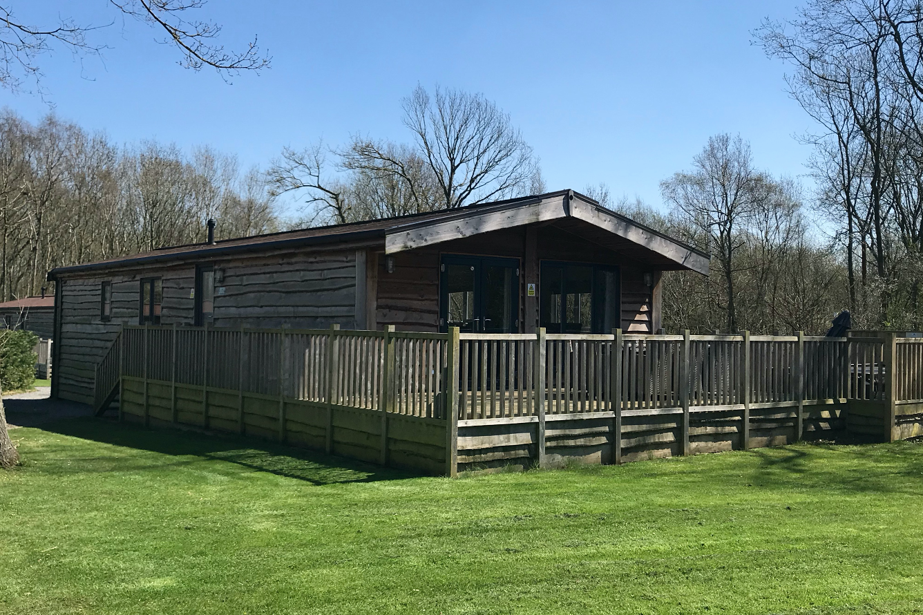 lodge holidays near lincoln, holiday cottages lincolnshire, glamping pods lincolnshire